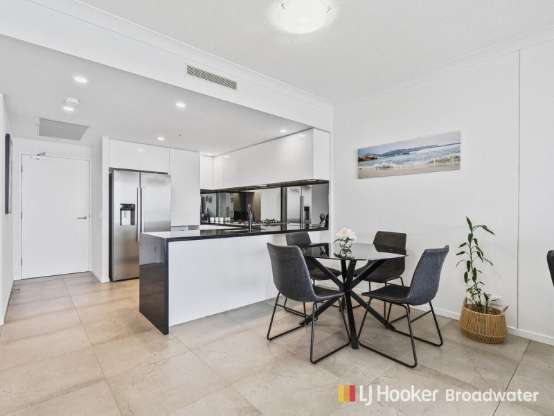 1002/372 Marine Parade, Labrador QLD 4215