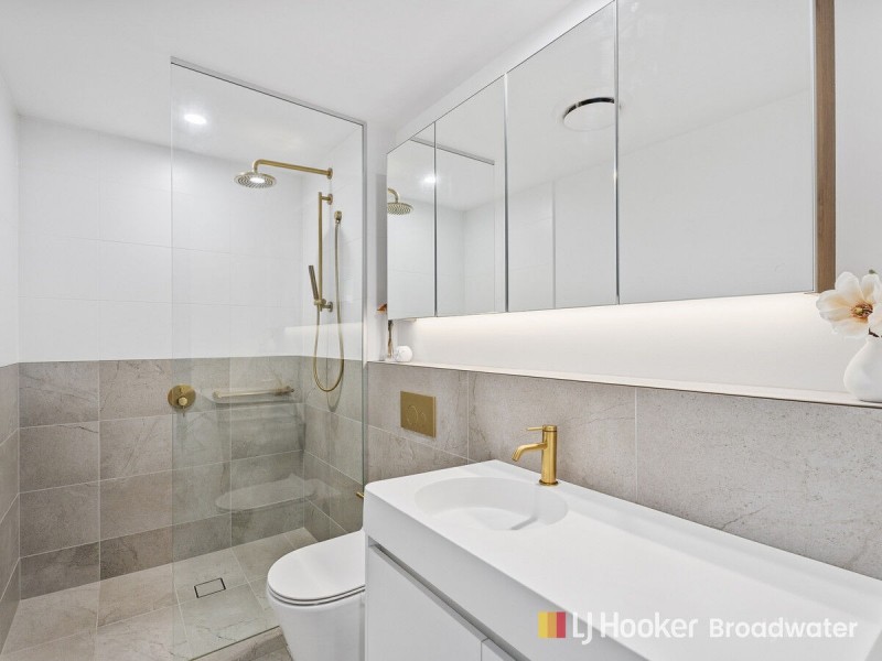 1002/372 Marine Parade, Labrador QLD 4215