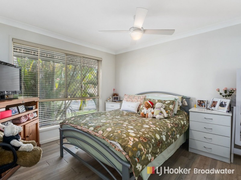 1/2 Brown Street, Labrador QLD 4215