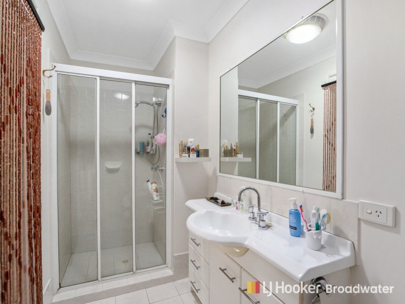 1/2 Brown Street, Labrador QLD 4215