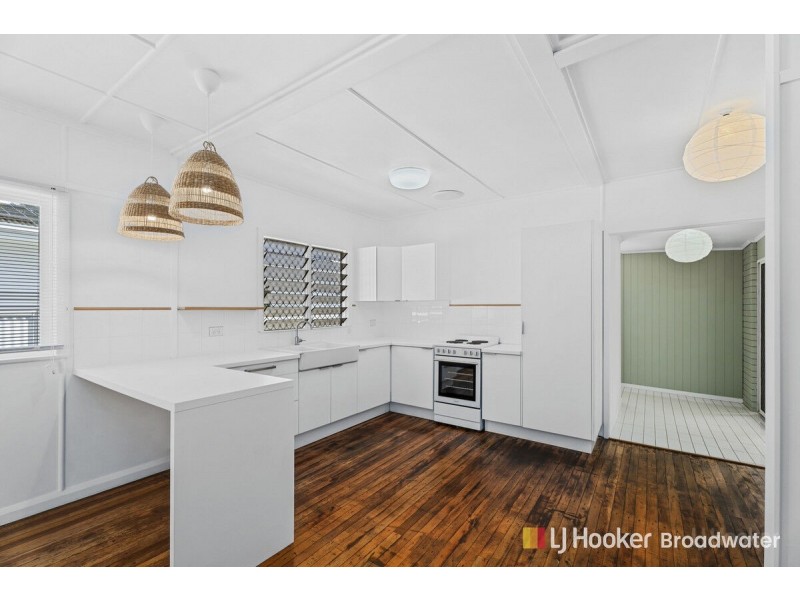 37 Robert Street, Labrador QLD 4215