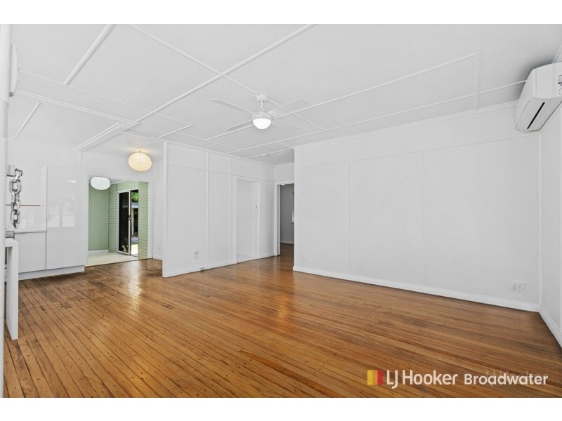 37 Robert Street, Labrador QLD 4215