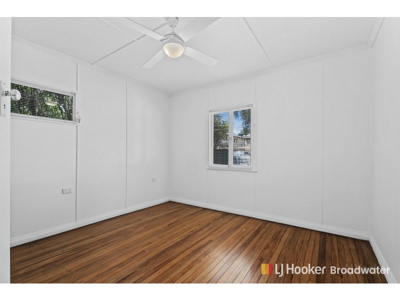 37 Robert Street, Labrador QLD 4215