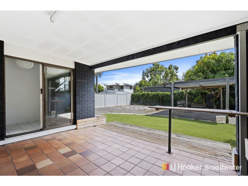 37 Robert Street, Labrador QLD 4215