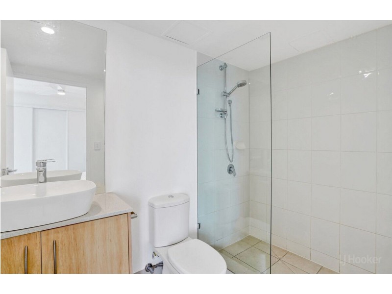 701/41 Labrador Street, Labrador QLD 4215