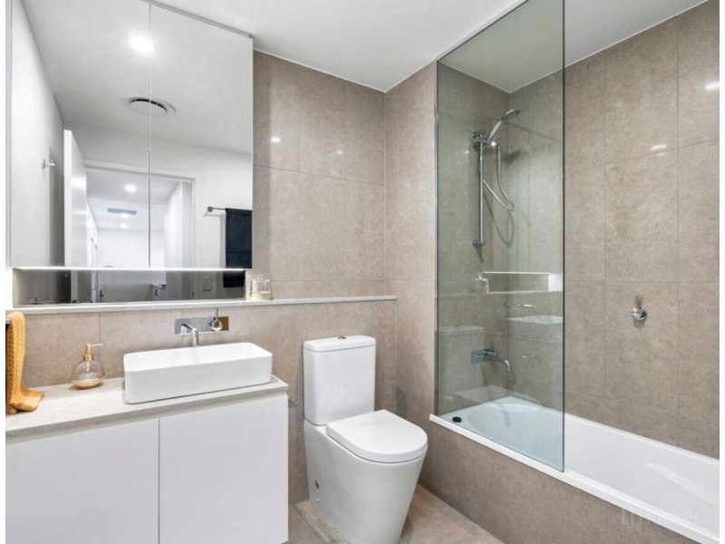 405/110 Frank Street, Labrador QLD 4215