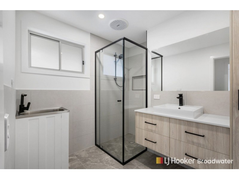 1/12 Central Street, Labrador QLD 4215