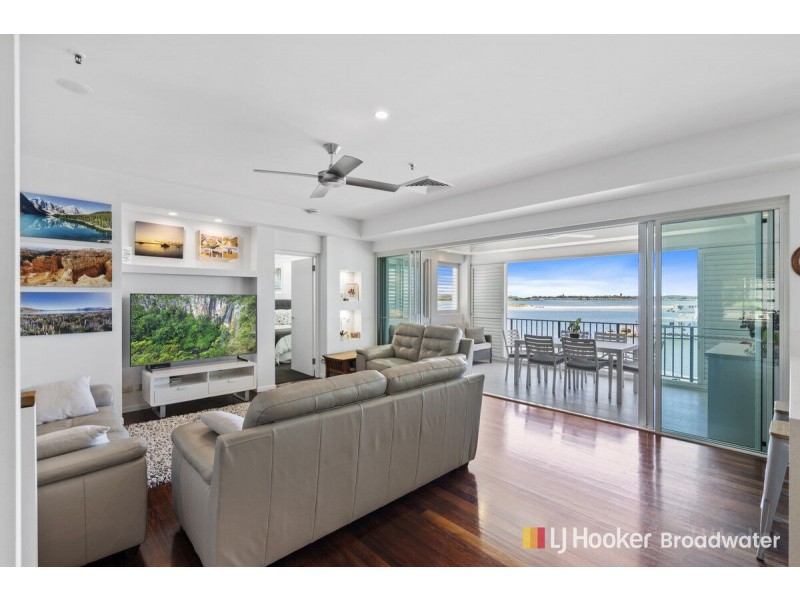 5/326 Marine Parade, Labrador QLD 4215