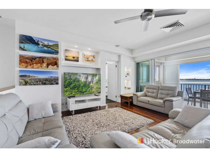 5/326 Marine Parade, Labrador QLD 4215