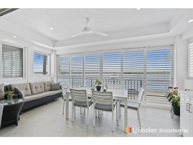5/326 Marine Parade, Labrador QLD 4215