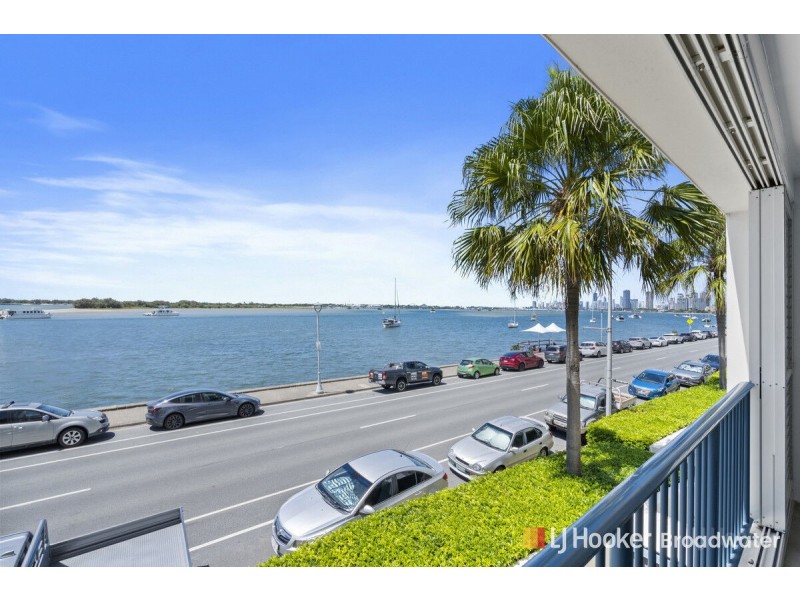 5/326 Marine Parade, Labrador QLD 4215