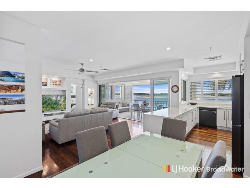 5/326 Marine Parade, Labrador QLD 4215