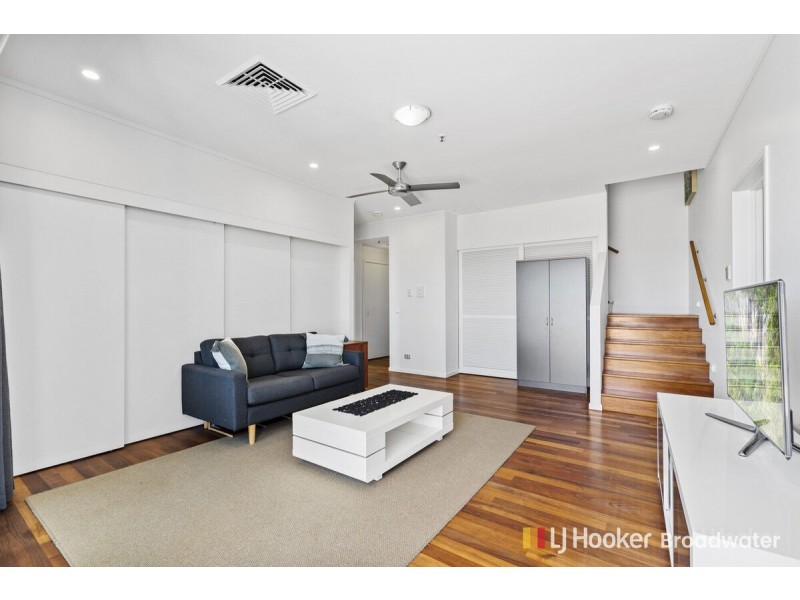 5/326 Marine Parade, Labrador QLD 4215