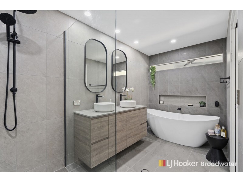 5/326 Marine Parade, Labrador QLD 4215