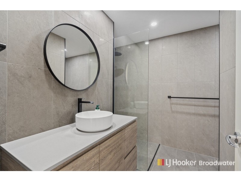 5/326 Marine Parade, Labrador QLD 4215