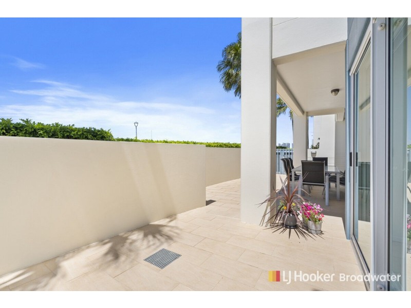 5/326 Marine Parade, Labrador QLD 4215