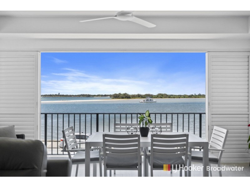 5/326 Marine Parade, Labrador QLD 4215