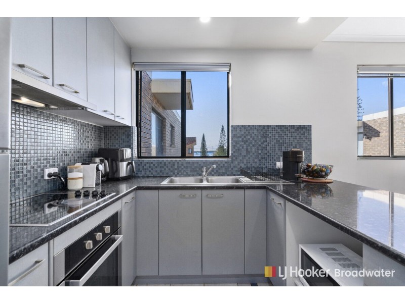 27/490 Marine Parade, Biggera Waters QLD 4216