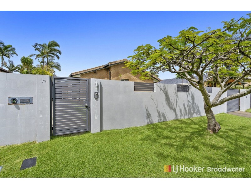 1/9 Stephanie Court, Labrador QLD 4215