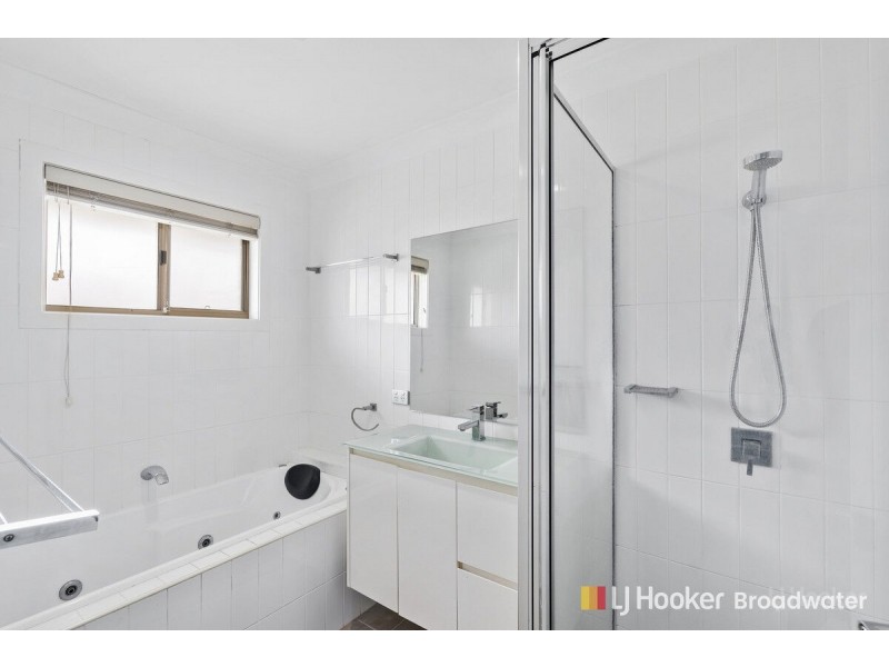 1/9 Stephanie Court, Labrador QLD 4215