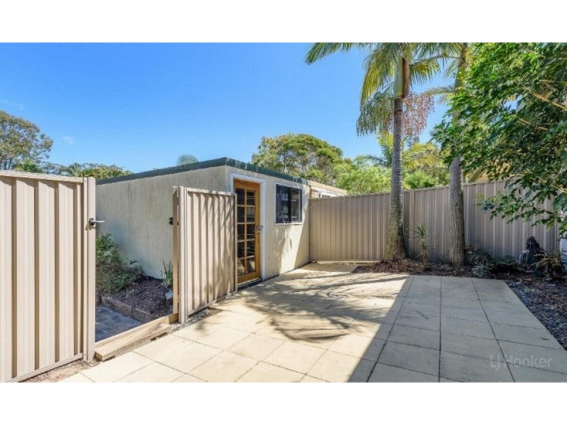 8/71 Olsen Avenue, Labrador QLD 4215