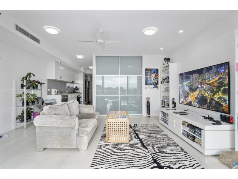 706/17 Bath Street, Labrador QLD 4215