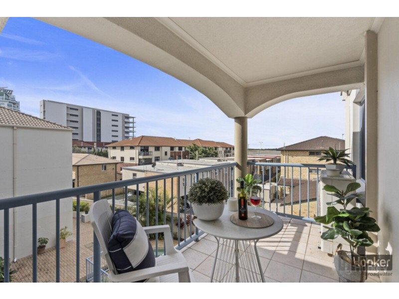 15/103-105 Frank Street, Labrador QLD 4215