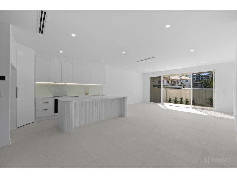 2/17 Loder Street, Biggera Waters QLD 4216