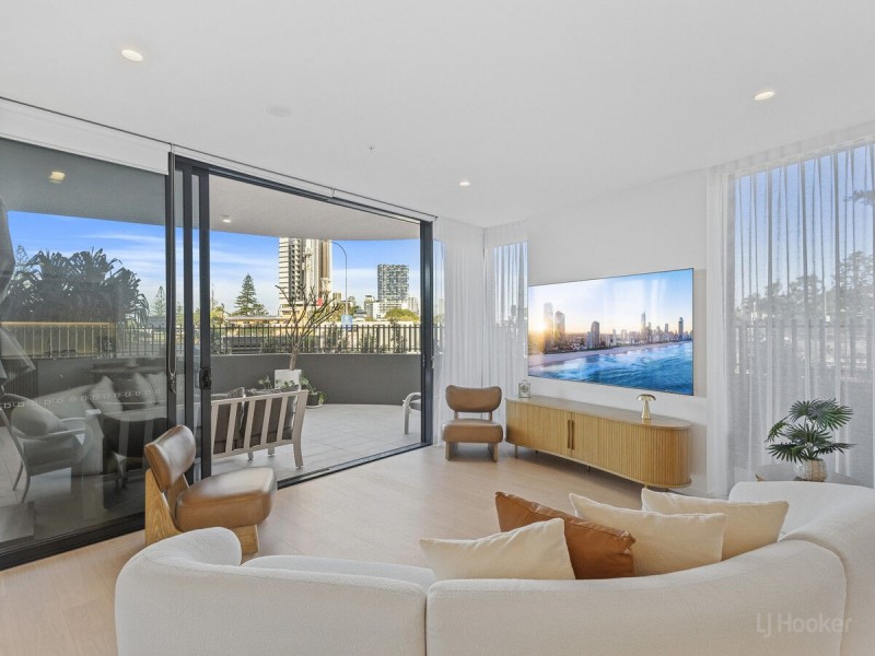 107/180 Marine Parade, Labrador QLD 4215