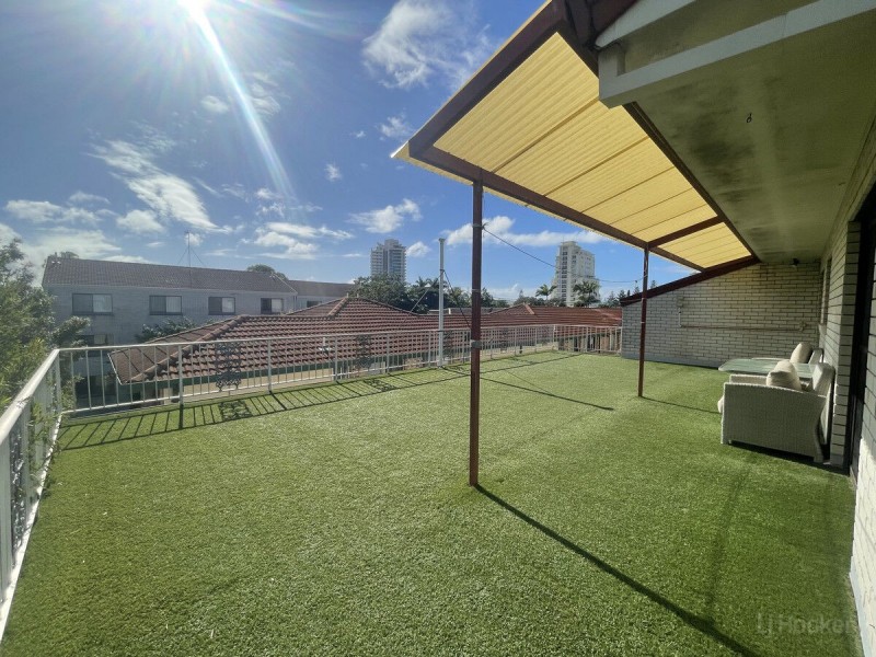 10/3 Ahern Street, Labrador QLD 4215