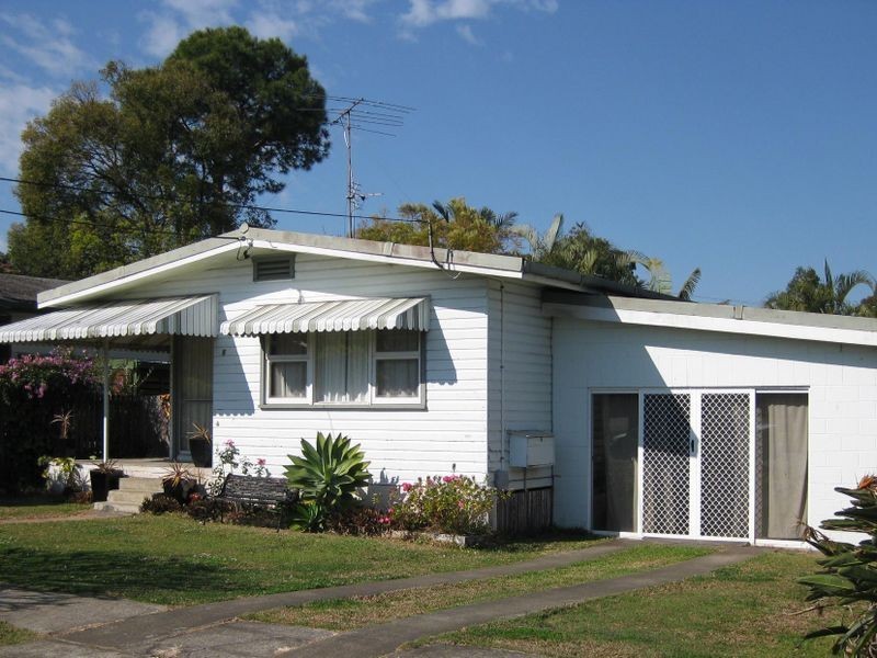 5 Kenmar Street, Labrador QLD 4215