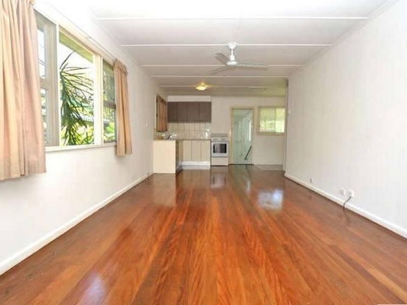 5 Kenmar Street, Labrador QLD 4215