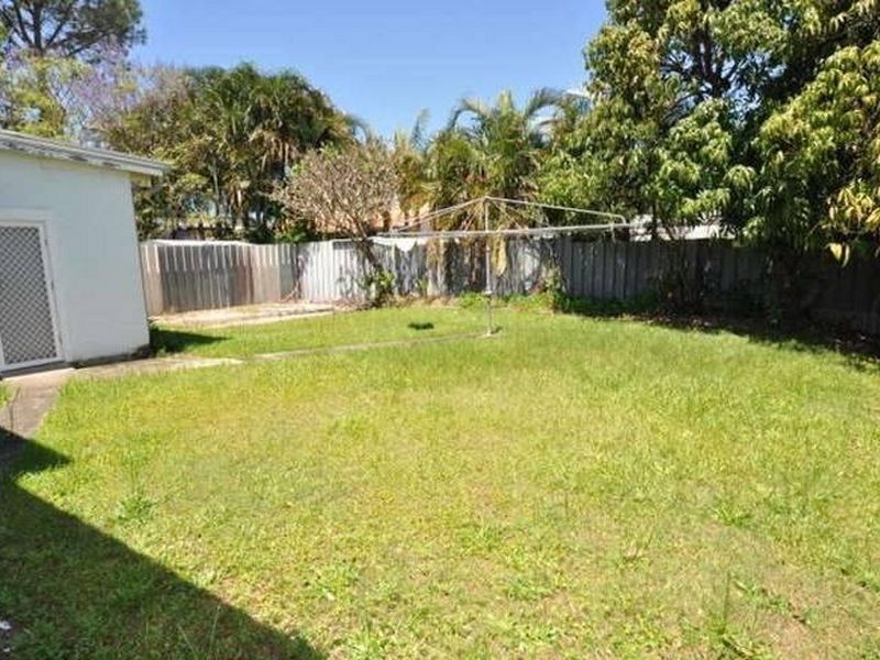 5 Kenmar Street, Labrador QLD 4215