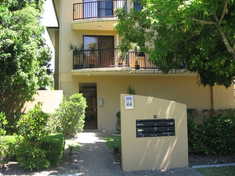 8/44 Brighton Street, Biggera Waters QLD 4216