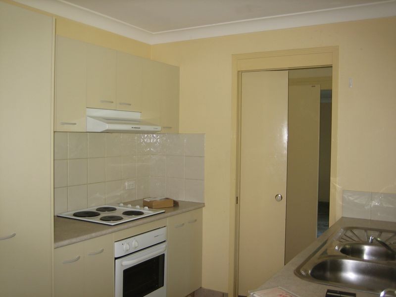 10 Kolonia Street, Pacific Pines QLD 4211