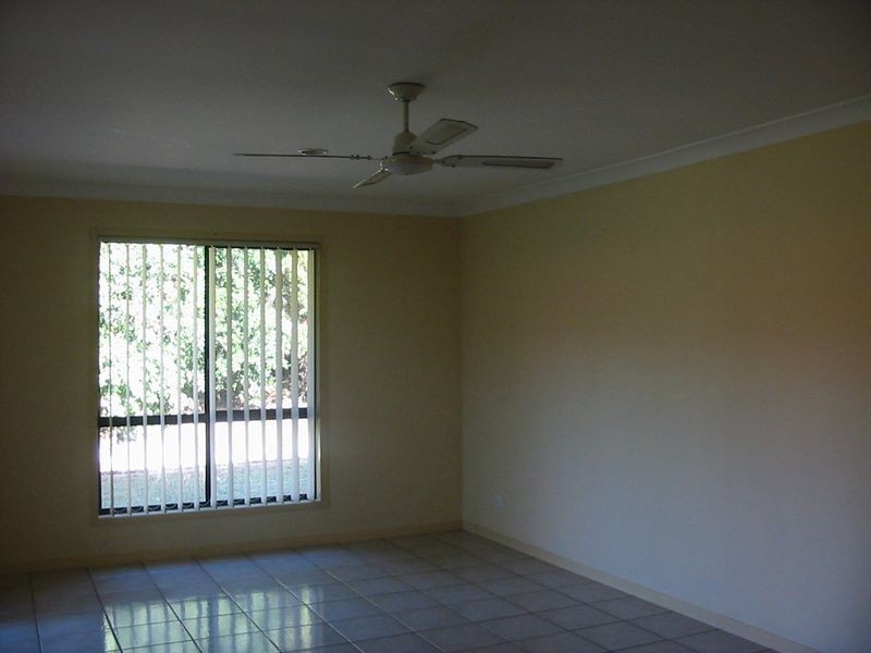 10 Kolonia Street, Pacific Pines QLD 4211