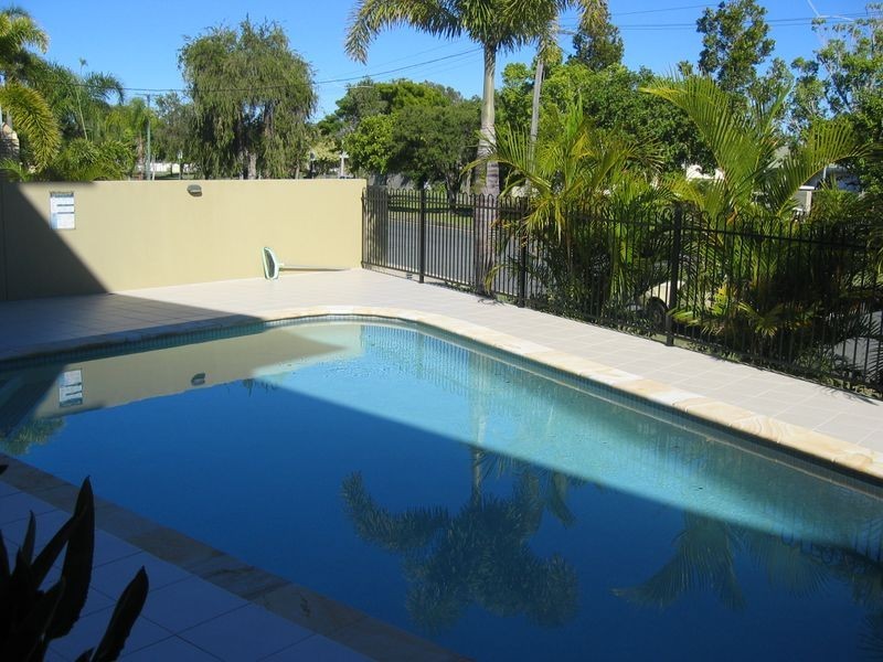 2/4-6 Oleander Avenue, Biggera Waters QLD 4216