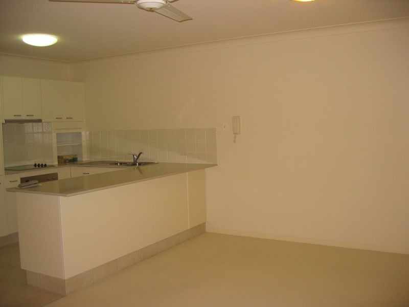 2/4-6 Oleander Avenue, Biggera Waters QLD 4216