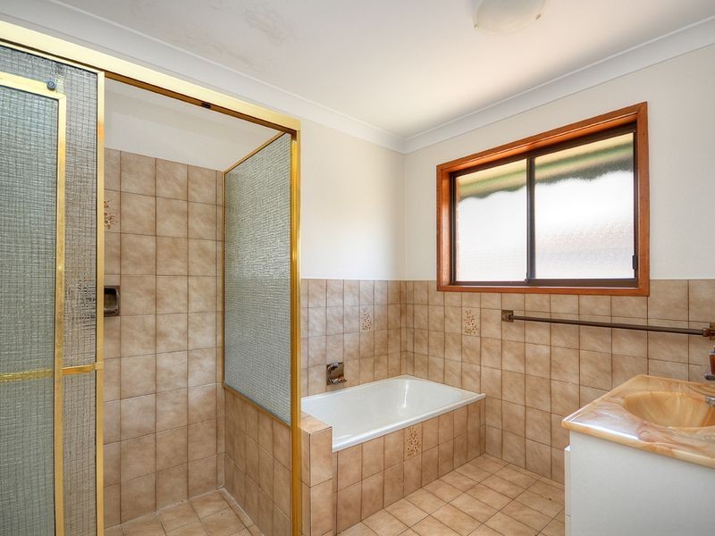 24 Longboat Place, Biggera Waters QLD 4216