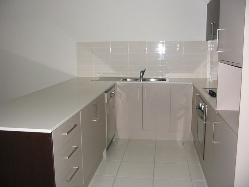 12/8 Proud Street, Labrador QLD 4215
