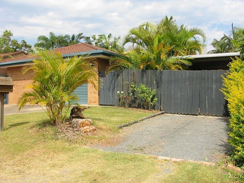 1/216 Olsen Avenue, Labrador QLD 4215