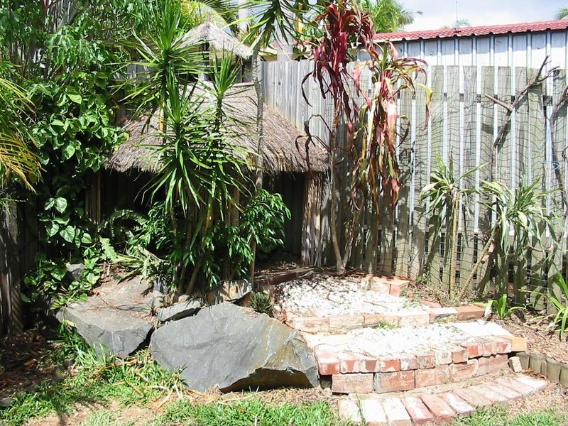 1/216 Olsen Avenue, Labrador QLD 4215