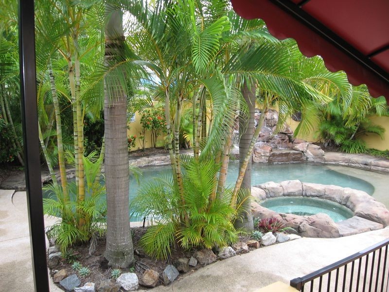 4/10 Bath Street, Labrador QLD 4215