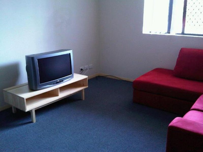 4/10 Bath Street, Labrador QLD 4215