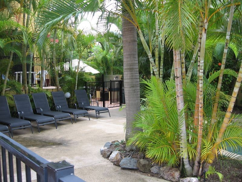 4/10 Bath Street, Labrador QLD 4215