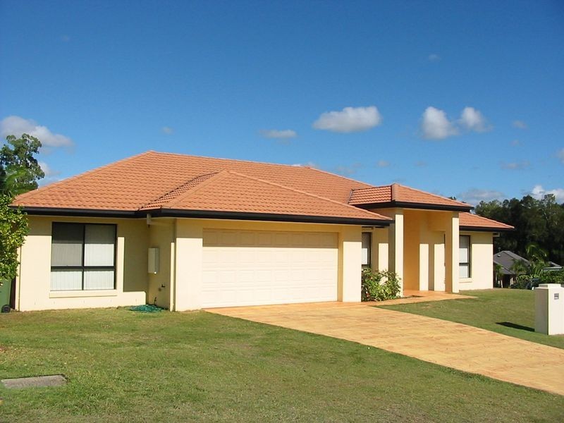 1 Little Hampton Court, Arundel QLD 4214