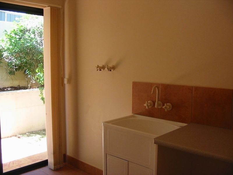 1 Little Hampton Court, Arundel QLD 4214