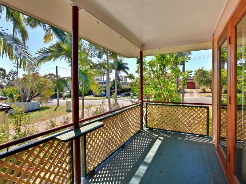 38 Ashbourne Terrace, Biggera Waters QLD 4216
