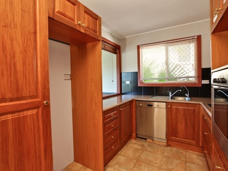 38 Ashbourne Terrace, Biggera Waters QLD 4216