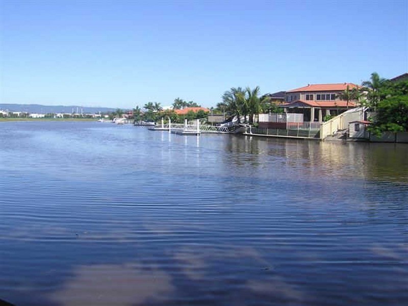 38 Ashbourne Terrace, Biggera Waters QLD 4216